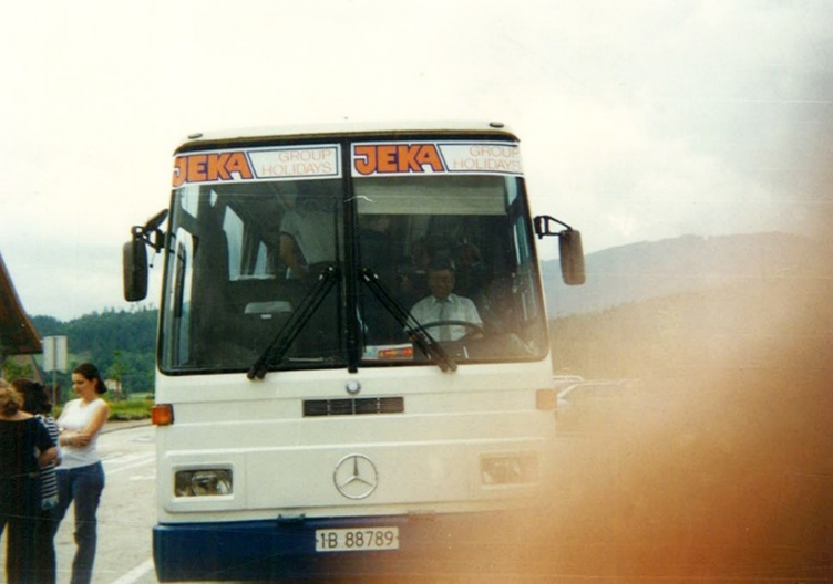 Autocar Jeka, din perioada vacațelor cu elevi și studenți, anii '90